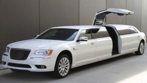 Chrysler limousine Gold Coast tour
